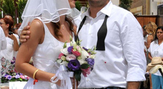 Ali Sunal ve Gökçe Bahadır Evlendi