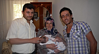 'Örümcek Adam' Gibi Tırmanıp Bebeği Kurtaran Kahramana Soruşturma