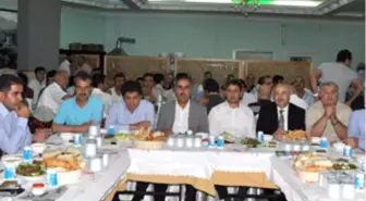 İstanbul'daki Adıyamanlılar Vakfın İftar Sofrasında Buluştu