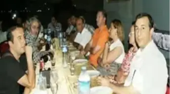 Demirbaş'ın İftarına Fransız Komünistler de Katıldı