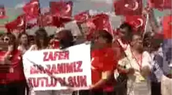 Vardiya Bizde Platformu Zafer Bayramı'nı Kutladı...