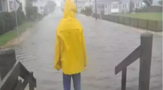 Kanada'da Halk, Irene'yi 'Takmıyor'