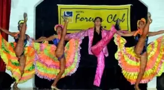 Turistlerle Birlikte Çifte Bayram Kutlaması