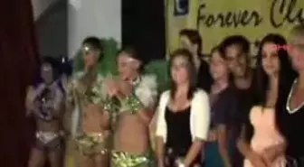 Turistlerle Çifte Bayram Kutlaması