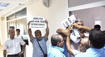 Çevreciler Meclis Salonuna Girdi