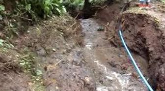 Çay Tarlasına Kanal Açmaya Çalışmış