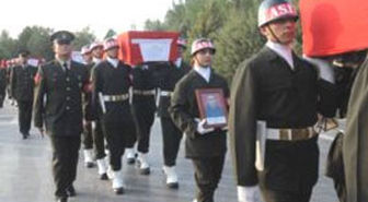 Şehitler İçin Diyarbakır'da Tören