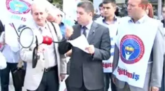 Siyah Kurdele Takarak Derse Girdiler