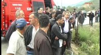 Minibüs Otomobile Çarptı: 2 Ölü, 6 Yaralı