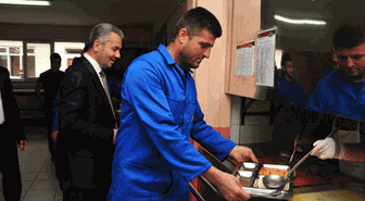 Fabrika İşçilerine Sürpriz