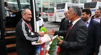 Dünya 3'üncüsü Muhtara Memleketinde Coşkulu Karşılama