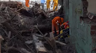 Afet Bölgesinde Arama Çalışmaları Sürüyor