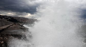 Zonguldak'ta Şiddetli Rüzgar Yaşamı Olumsuz Etkiledi