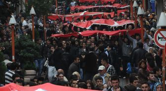 Giresun'da Öğrenciler ve Halk Şehitler İçin Yürüdü