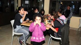 Vanlı 83 Çocuk ve 17 Bebek, Kefken Kampına Yerleştirildi