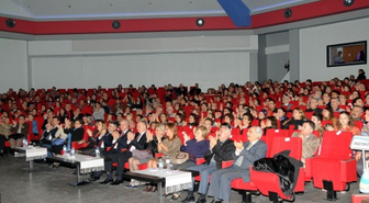 Ata'nın Şarkıları Alkışlarla