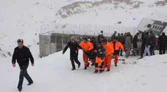 Yolcu Otobüsü Buzda Kaydı: 4 Ölü, 30 Yaralı Çıktı (Yeniden)