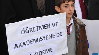 Öğretmenler Ek Ödeme Uygulamasını Protesto Etti