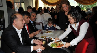 Down Kafe Hizmete Girdi