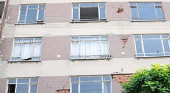 Orta Hasarlı Binalarda Elekrik ve Su Kesildi