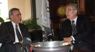 Baykal'dan İzmir'e Moral Ziyareti
