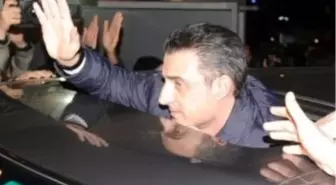 Aziz Yıldırım'a Sarılıp, Ağladı