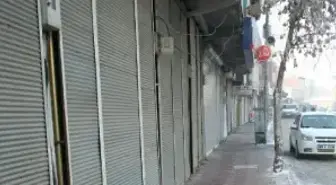 Bulanık'ta Esnaf Kepenk Kapattı