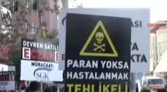 Mersin'de Eczacılar İlaç Kararnamesini Protesto Etti