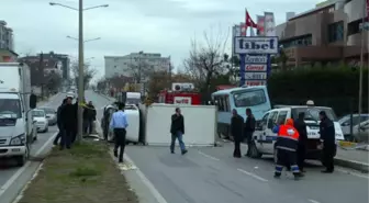 Pendik'te Kamyonet Minibüse Çarptı: 7 Yaralı