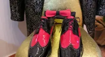 2012'nin Modası Kırmızı Smokin