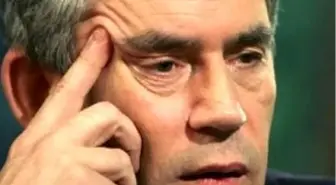 İngiliz Gazeteleri Gordon Brown'ın E-postalarını Takip Etmiş