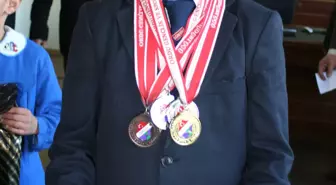 Kaymakamdan Öğrencilere Ödül