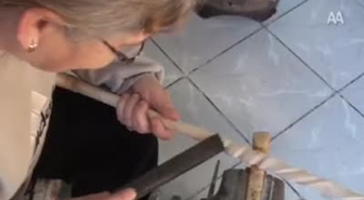 Kızılcık Dalına Kadın Eli Değince