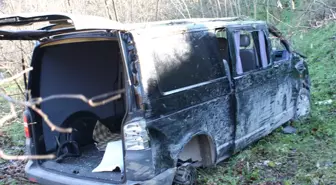 Minibüs Fındık Bahçesine Yuvarlandı: 1 Yaralı