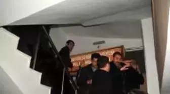 Azer Bülbül Otel Odasında Ölü Bulundu