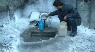 Muş'ta Donan Su Borularını Açmak İçin 10 Kişilik Ekip Kuruldu