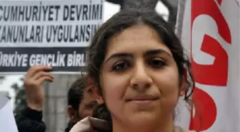 Başbuğ'un Tutuklanmasına Kelepçeli Protesto