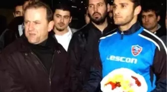 Karabüksppor'da Taraftar-Orkun Tartışması Tatlıya Bağlandı