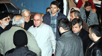 Tutuklu Tuğamiral Hoşgit Ailesini Ziyaret Etti