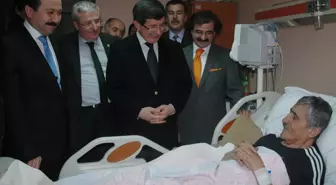 Bakan Davutoğlu'ndan Şair Yazar Abdürrahim Karakoç'a Ziyaret