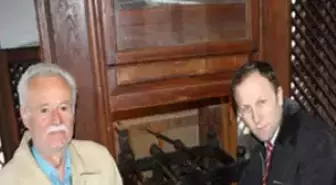 Gönüllü Olarak 46 Yıldır Tarihi Saati Kuruyor