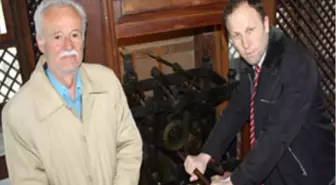 Gönüllü Olarak 46 Yıldır Tarihi Saati Kuruyor