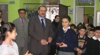 Küre'de Dyned'de Başarılı Olan Öğrenciler Ödüllendirildi