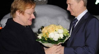 Finlandiya Cumhurbaşkanı Halonen, Moskova'da Putin ile Görüştü