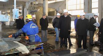 Düzce Valisi Şahin Belediyenin Şantiyesini İnceledi