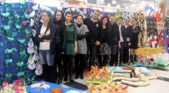 Öğrencilerden 'Minik Eller, En Güzel Hayaller' Sergisi