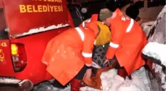 Zonguldak'ta Kardan Pazar Yerinin Çatısı Çöktü: 1 Ölü, 20 Yaralı (3)