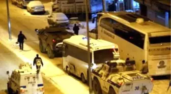 Hakkari'de Polis Servis Aracına Bombalı Tuzak: 3'ü Polis 16 Kişi Yaralandı (5)