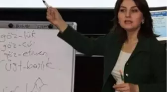 İnci Ertuğrul'dan 'Etkili ve Güzel Konuşma' Semineri