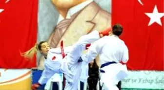 Türkiye Büyükler Karate Şampiyonası Uşak'ta Yapılıyor